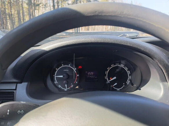 2017 Lada (ВАЗ) Priora I Рестайлинг, белый, 460000 рублей - вид 10