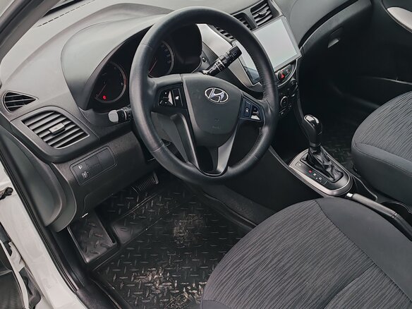 2015 Hyundai Solaris I Рестайлинг, белый - вид 4