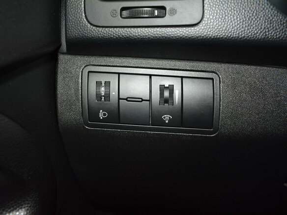 2015 Kia Venga 5-speed I Рестайлинг, красный, 895000 рублей - вид 20