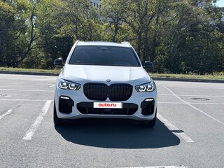 2021 BMW X5 45e IV (G05/G18), белый, 8800000 рублей, вид 3