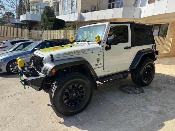 2016 Jeep Wrangler III (JK), белый, 3200000 рублей