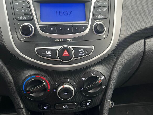 2012 Hyundai Solaris I, красный, 1150000 рублей - вид 9