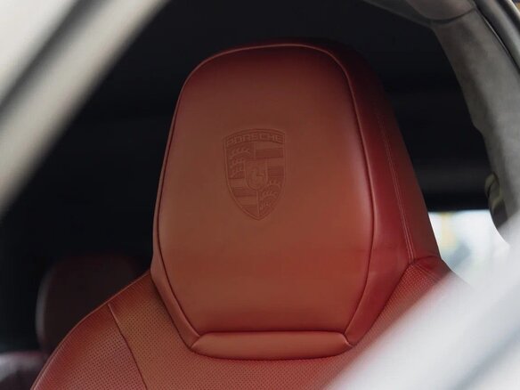2020 Porsche Cayenne Turbo S E-Hybrid III, чёрный, 13000000 рублей - вид 29