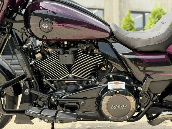 2025 Harley-Davidson CVO Street Glide, фиолетовый, 6650000 рублей - вид 14