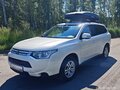 2013 Mitsubishi Outlander III, белый - вид 3