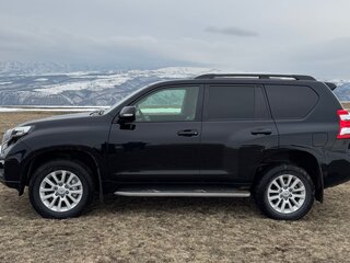 2016 Toyota Land Cruiser Prado 6-speed 150 Series Рестайлинг 1, чёрный, 3760000 рублей, вид 2
