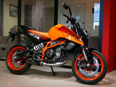 2026 KTM 390 Duke, оранжевый, 699000 рублей, вид 1