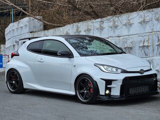 2020 Toyota Yaris IV, белый, 3700000 рублей, вид 5