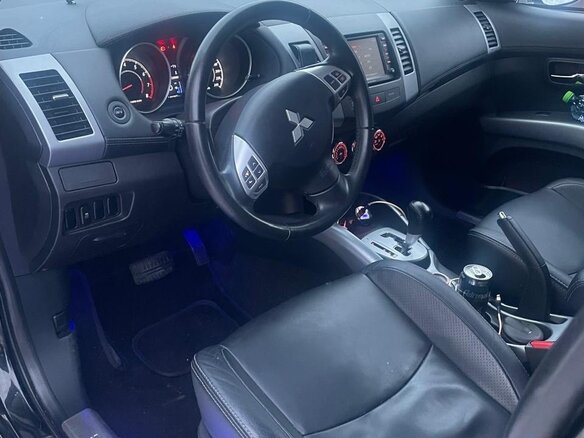 2012 Mitsubishi Outlander II Рестайлинг, чёрный, 1690000 рублей - вид 11