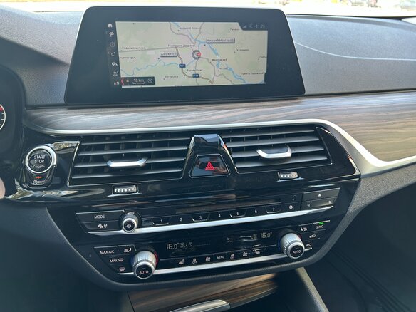 2017 BMW 5 серии 520d xDrive VII (G30/G31/G38), синий, 4000000 рублей - вид 14