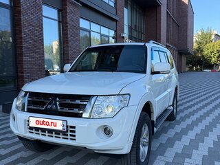 2014 Mitsubishi Pajero IV Рестайлинг 1, белый, 1850000 рублей, вид 3