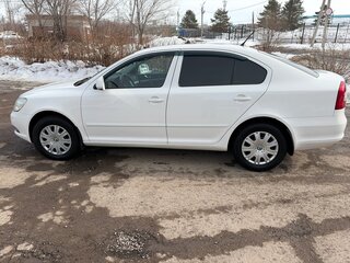 2012 Skoda Octavia II (A5) Рестайлинг, белый, 950000 рублей, вид 4