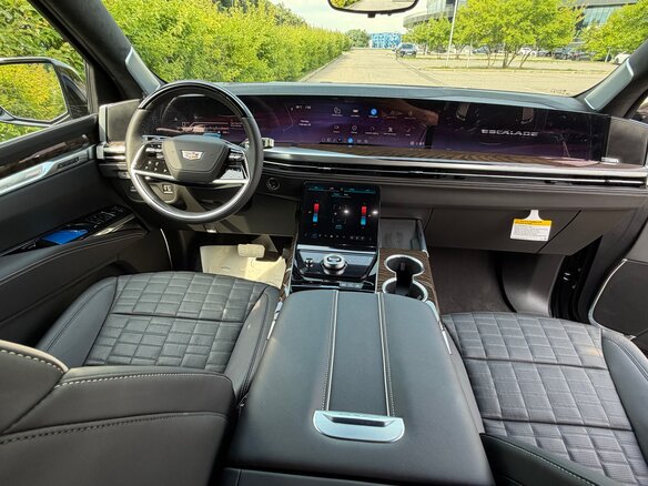 2025 Cadillac Escalade V Рестайлинг, чёрный, 19800000 рублей - вид 7