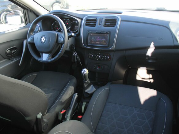 2018 Renault Sandero Stepway II, белый, 1090000 рублей - вид 9