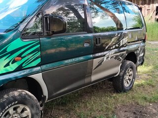 1997 Mitsubishi Delica IV, зелёный, 760000 рублей, вид 4