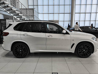 2020 BMW X5 M50d IV (G05/G18), белый, 5450000 рублей, вид 5