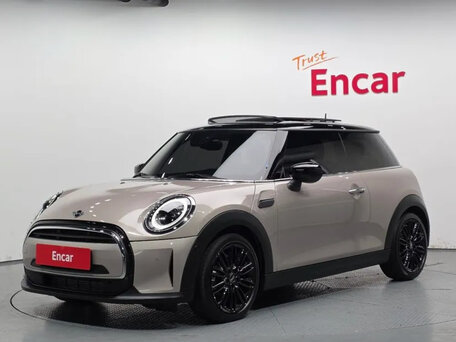 2023 Mini Hatch Cooper III (F55/F56) Рестайлинг 2, бежевый, 1980000 рублей, вид 1