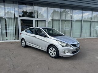 2015 Hyundai Solaris I Рестайлинг, серебристый, 720000 рублей, вид 3