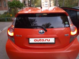 2014 Toyota Aqua I Рестайлинг, оранжевый, 750000 рублей, вид 3