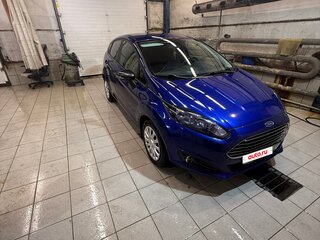 2015 Ford Fiesta Mk6 Рестайлинг, синий, 900000 рублей, вид 3
