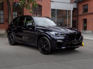2021 BMW X5 40d IV (G05/G18), чёрный, 8500000 рублей, вид 4