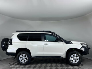 2022 Toyota Land Cruiser Prado 150 Series Рестайлинг 3, белый, 6500000 рублей, вид 4