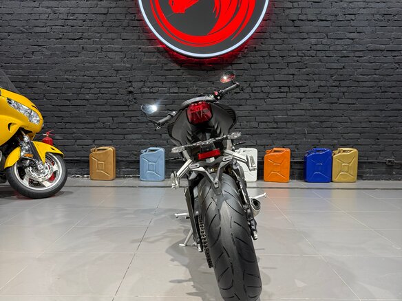 2019 Triumph Street Triple, чёрный, 755000 рублей - вид 7