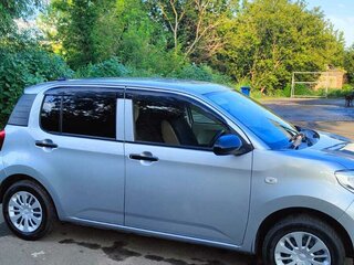 2017 Toyota Passo III, серебристый, 810000 рублей, вид 2