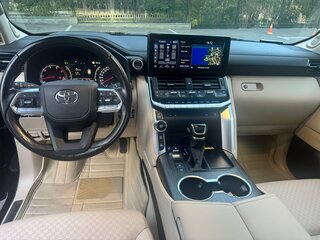 2021 Toyota Land Cruiser 300 Series, чёрный, 10990000 рублей, вид 2