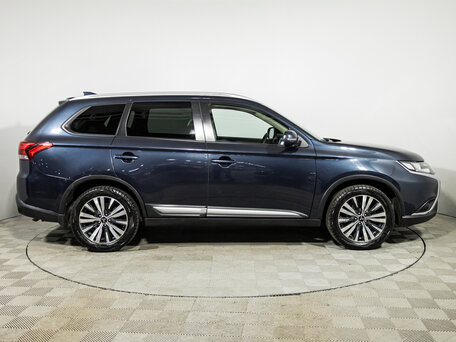 2018 Mitsubishi Outlander III Рестайлинг 3, синий, 1969777 рублей, вид 4