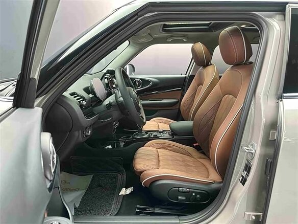 2023 Mini Clubman Cooper II Рестайлинг, серебристый, 2650000 рублей - вид 4
