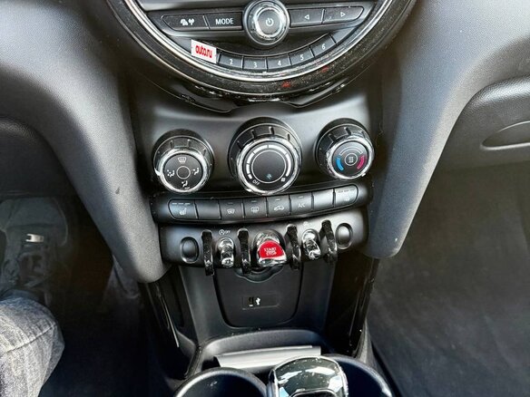 2019 Mini Hatch Cooper III (F55/F56) Рестайлинг, серебристый, 2600000 рублей - вид 19