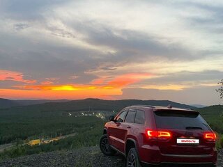 2017 Jeep Grand Cherokee IV (WK2) Рестайлинг, красный, 4500000 рублей, вид 4