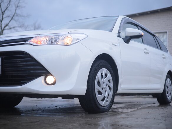 2017 Toyota Corolla Fielder XI (E160, E170, E180) Рестайлинг 1, белый, 1330000 рублей - вид 11
