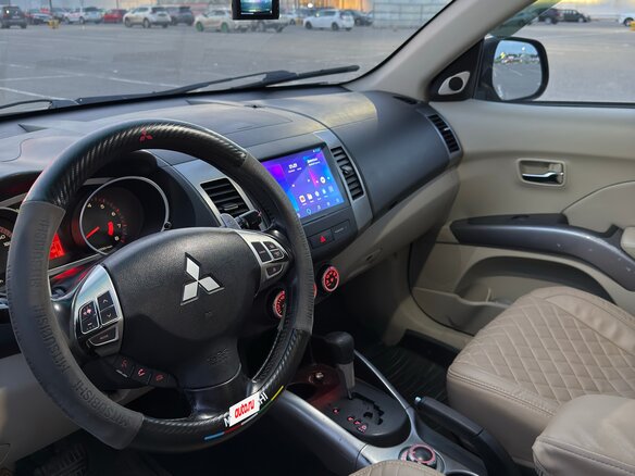 2008 Mitsubishi Outlander II, бежевый, 799000 рублей - вид 13