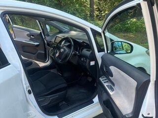 2010 Toyota Wish II, белый, 1200000 рублей, вид 4