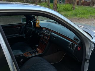 1997 Mercedes-Benz E-Класс 200 II (W210, S210), серый, 500000 рублей, вид 5