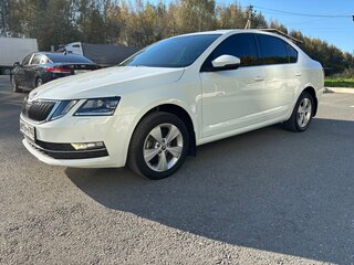 2019 Skoda Octavia III (A7) Рестайлинг, белый, 1830000 рублей, вид 1