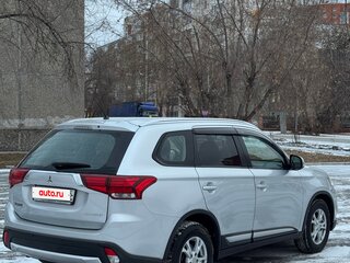2015 Mitsubishi Outlander III Рестайлинг 2, серебристый, 1750000 рублей, вид 3