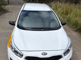 2017 Kia Ceed II Рестайлинг, белый, 990000 рублей, вид 2
