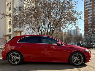 2018 Mercedes-Benz A-Класс 200 IV (W177), красный, 2500000 рублей, вид 4