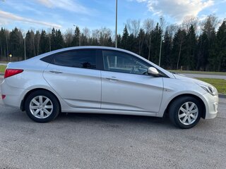 2016 Hyundai Solaris I Рестайлинг, серебристый, 1180000 рублей, вид 4