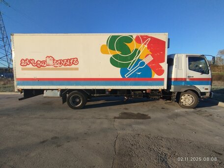 1986 Fuso (Mitsubishi) Fighter, белый, 2100000 рублей, вид 4