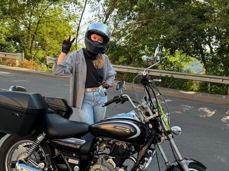 2023 Bajaj Avenger, чёрный, 250000 рублей, вид 1