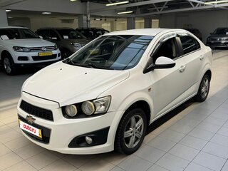 2013 Chevrolet Aveo II, белый, 425000 рублей, вид 3