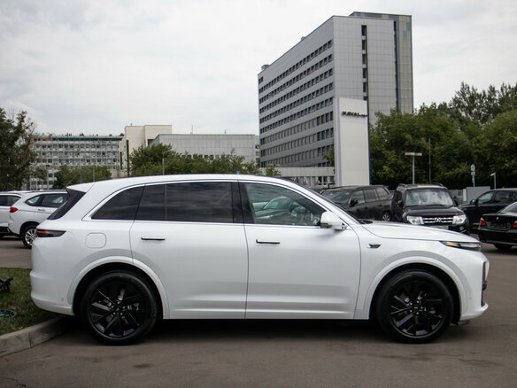 2023 Li Auto (Lixiang) L7 I, белый - вид 2