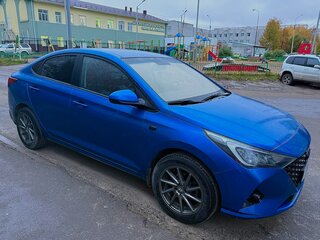2021 Hyundai Solaris II Рестайлинг, синий, 1600000 рублей, вид 3