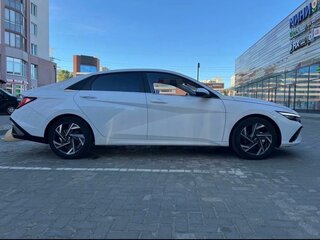 2025 Hyundai Elantra VII (CN7) Рестайлинг, белый, 1920000 рублей, вид 4