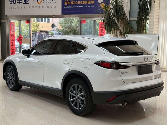2023 Mazda CX-4 I Рестайлинг, белый, 2169000 рублей - вид 5
