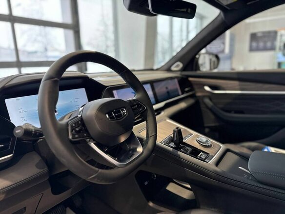 2025 Geely Monjaro I Рестайлинг, чёрный - вид 10